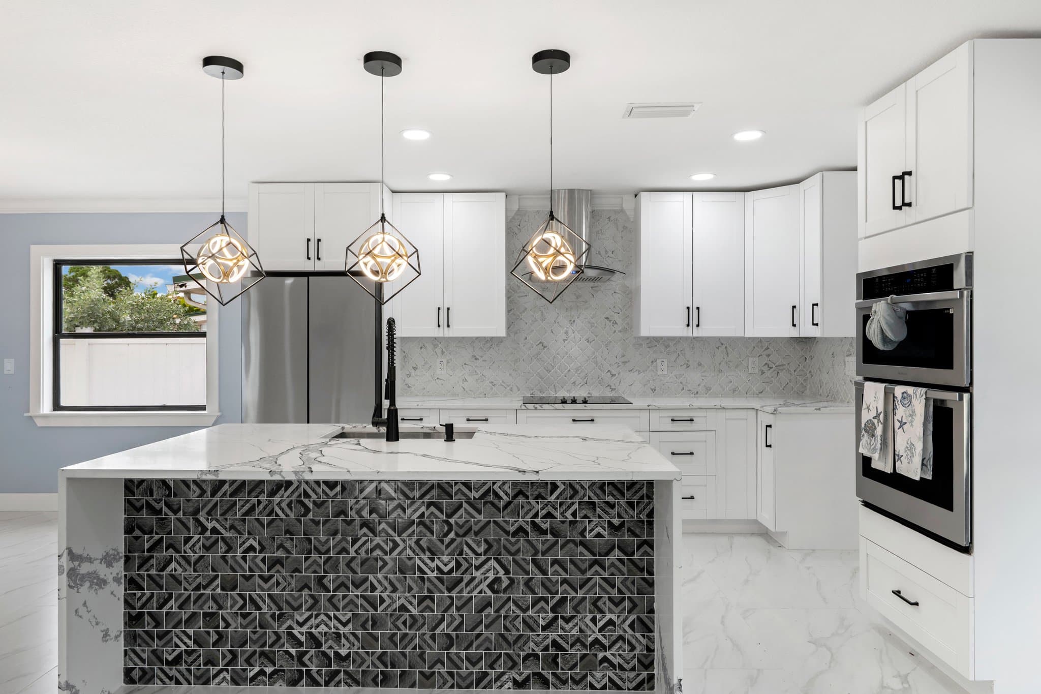 Saint Petersburg House: 4310 Huntington St NE