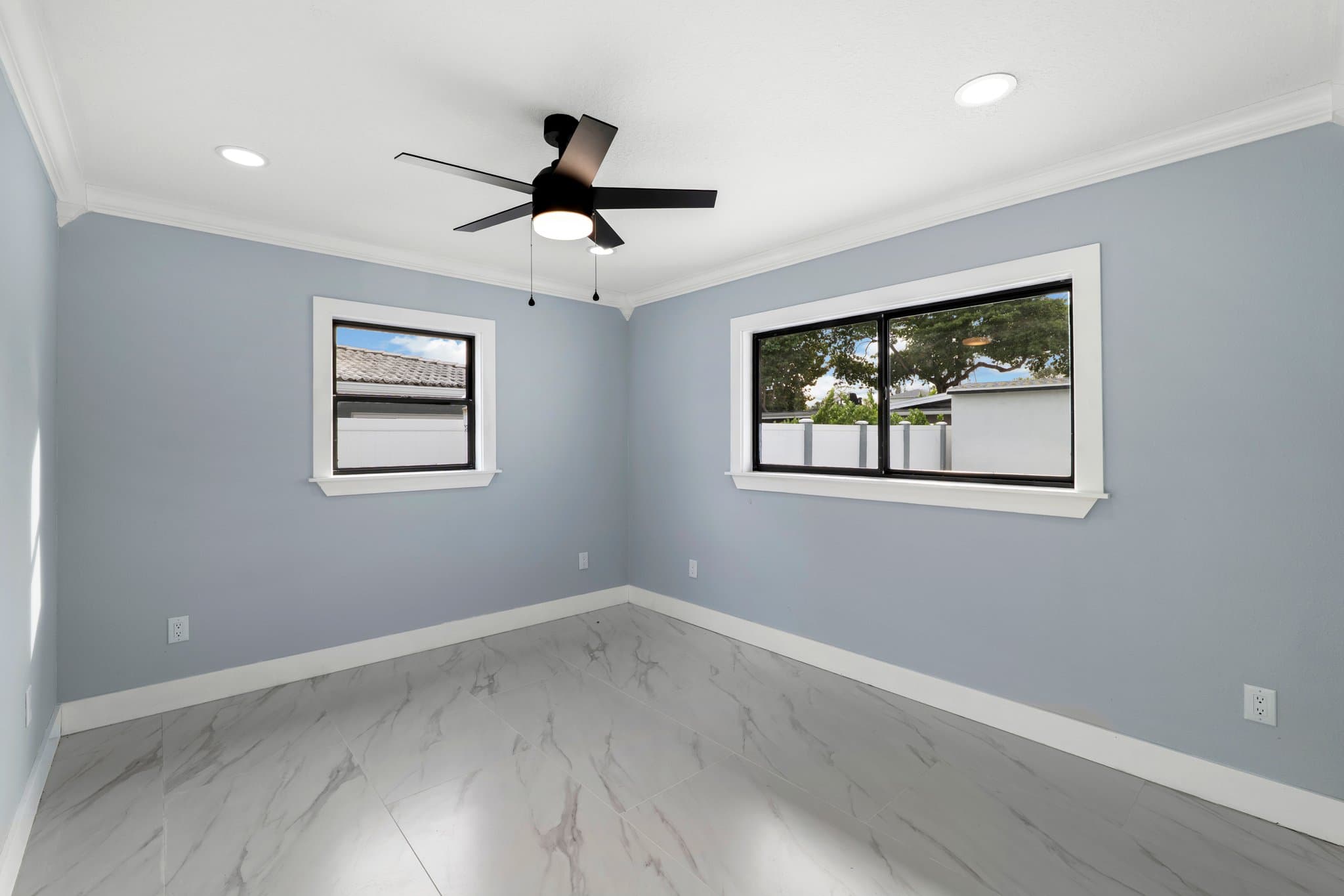 Saint Petersburg House: 4310 Huntington St NE