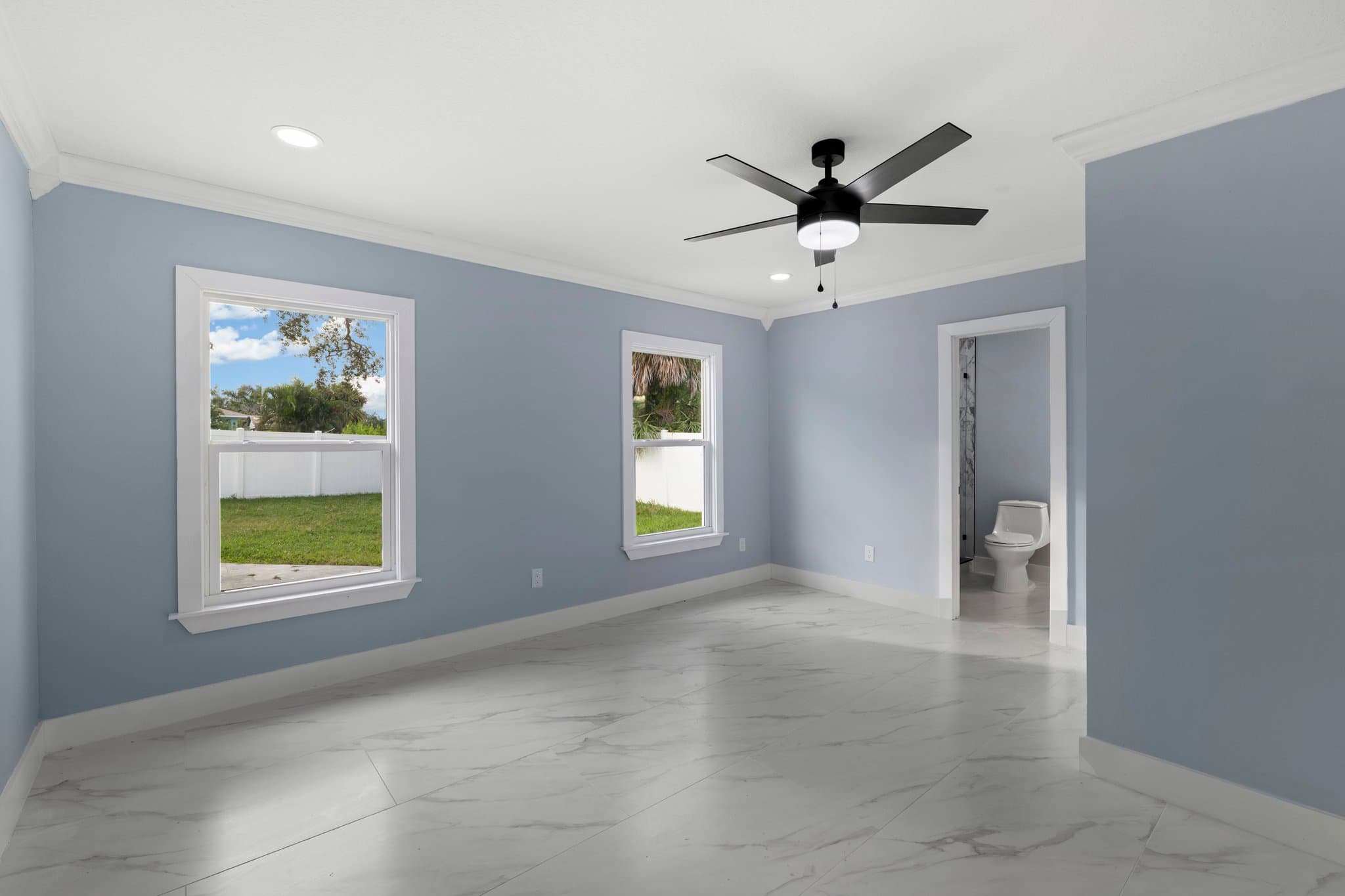 Saint Petersburg House: 4310 Huntington St NE