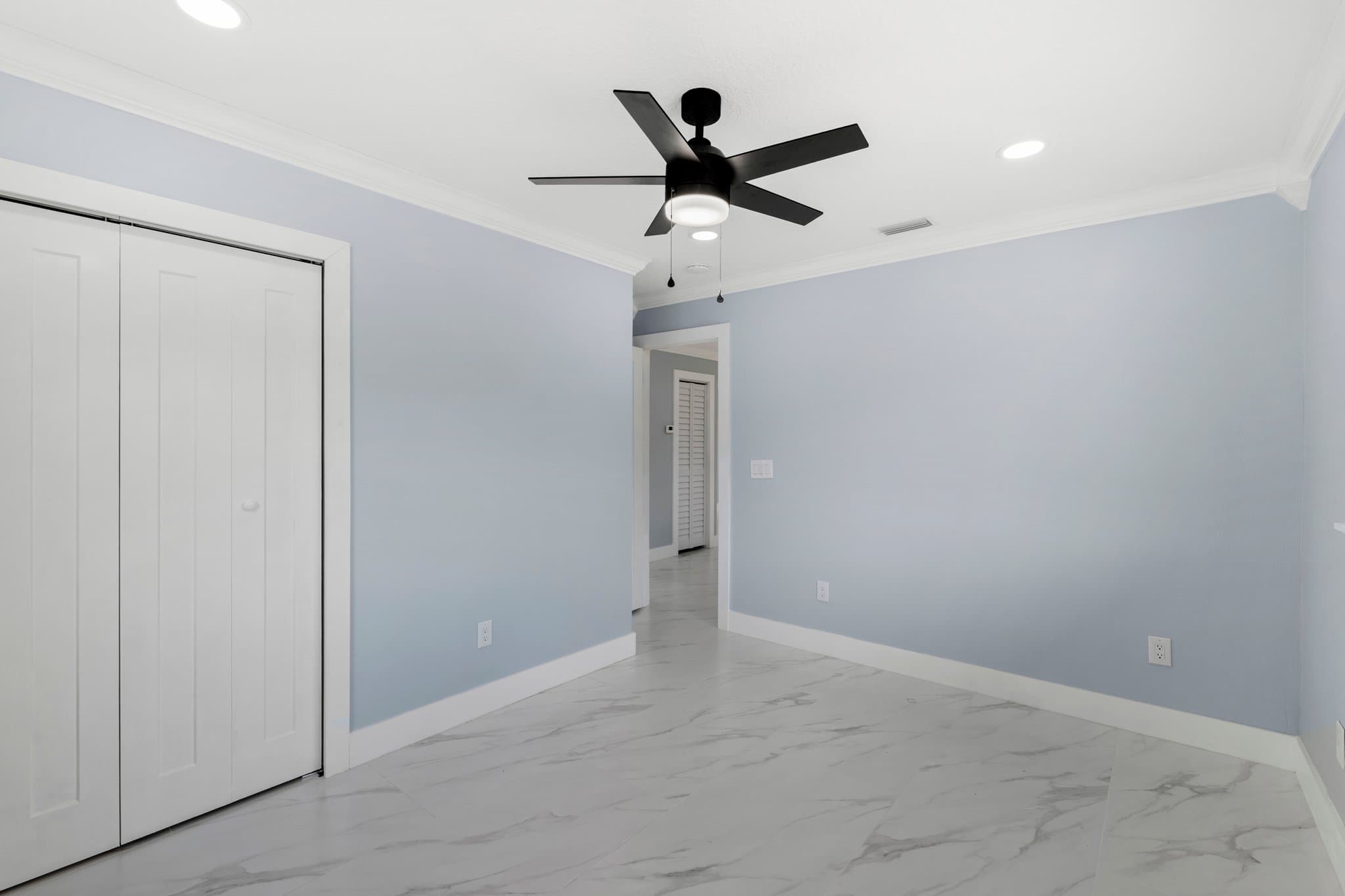 Saint Petersburg House: 4310 Huntington St NE