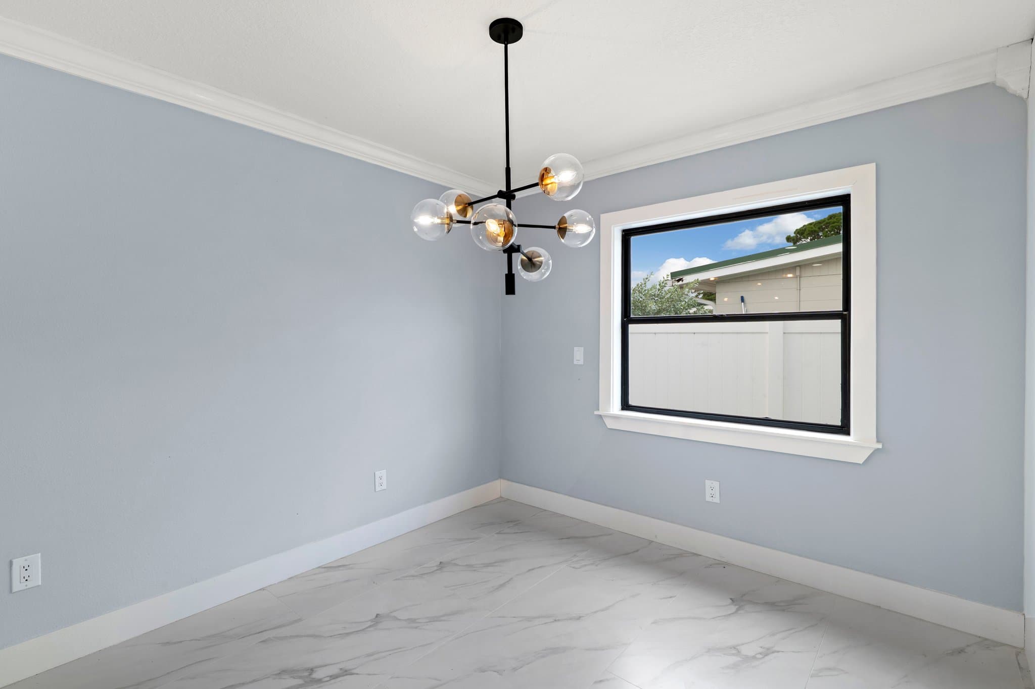 Saint Petersburg House: 4310 Huntington St NE