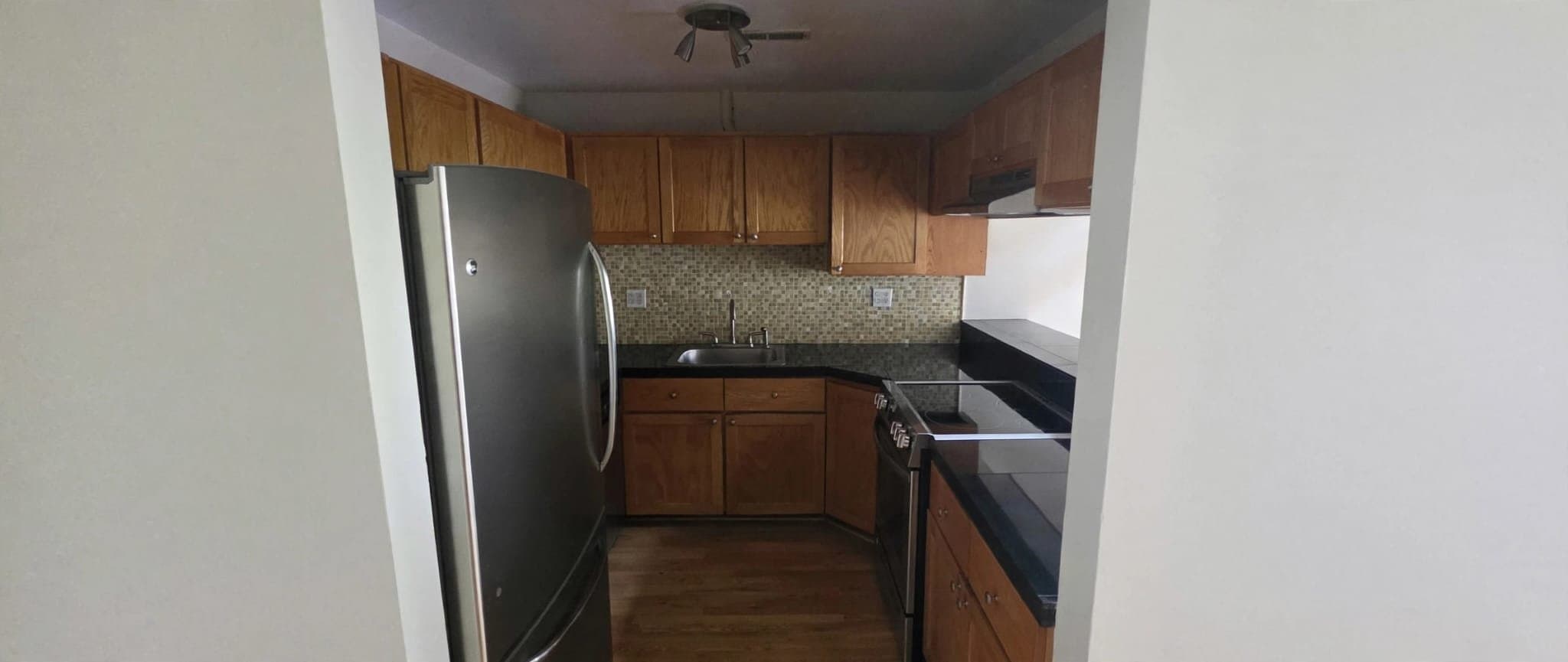 Bridgeport Condo: 20 Amsterdam Ave
