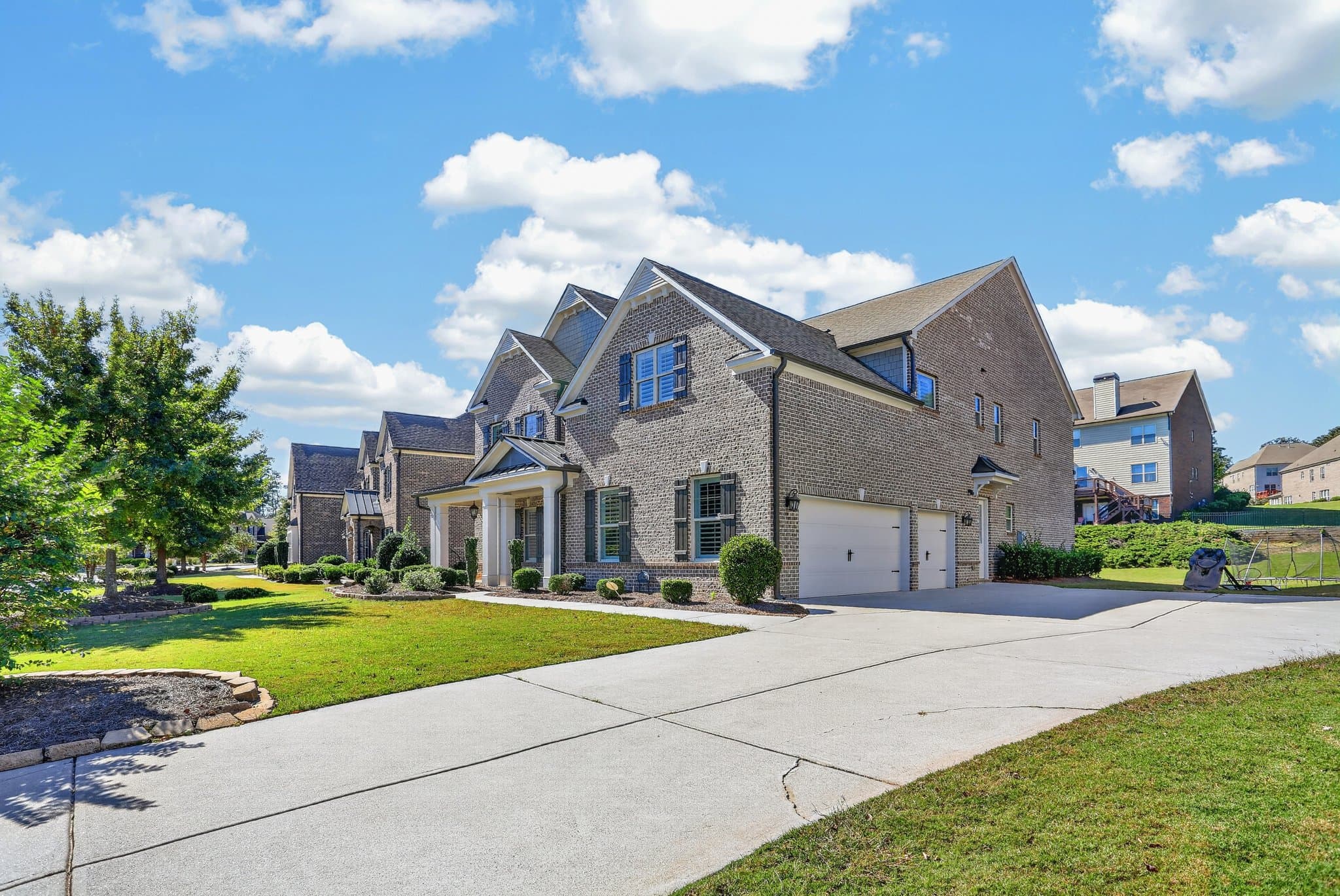 Suwanee House: 5820 Thoroughbred Way