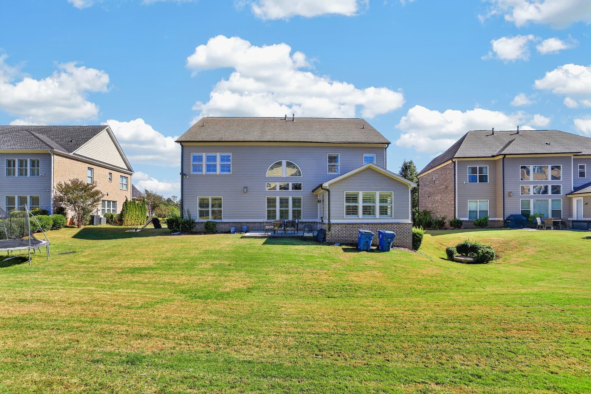 Suwanee House: 5820 Thoroughbred Way