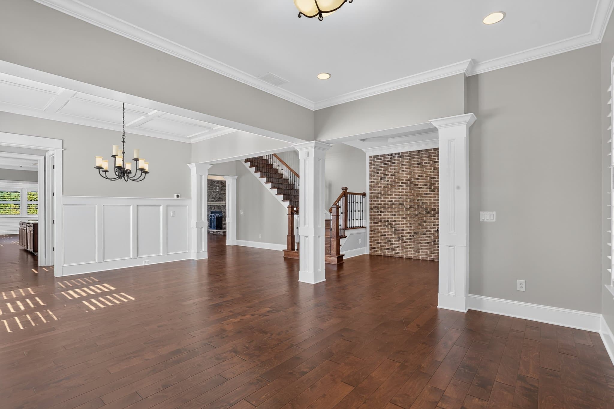 Suwanee House: 5820 Thoroughbred Way