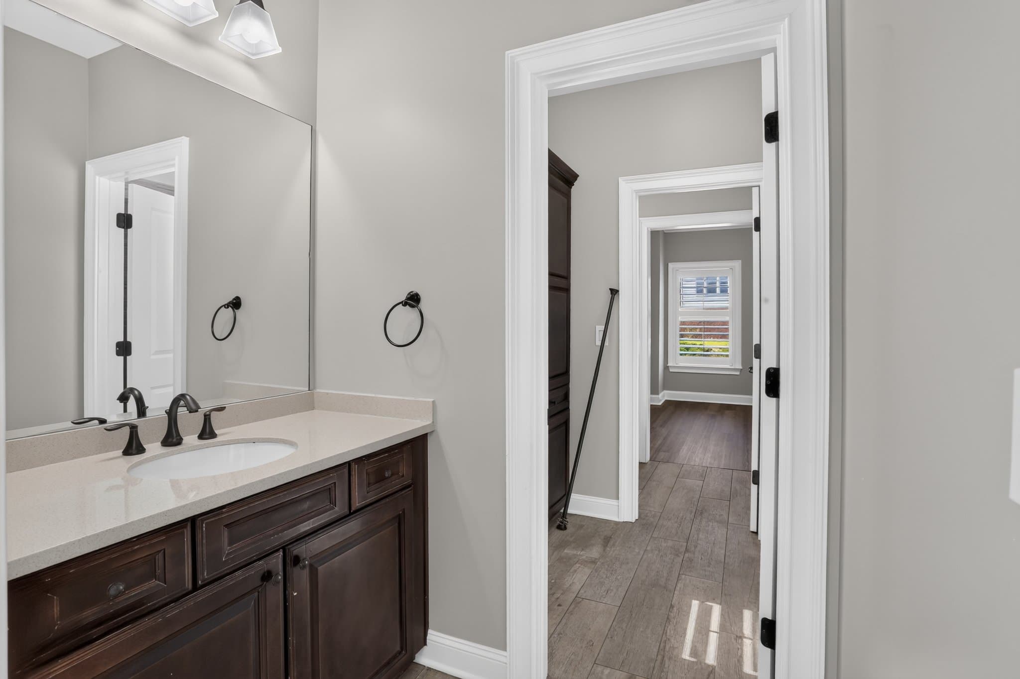 Suwanee House: 5820 Thoroughbred Way