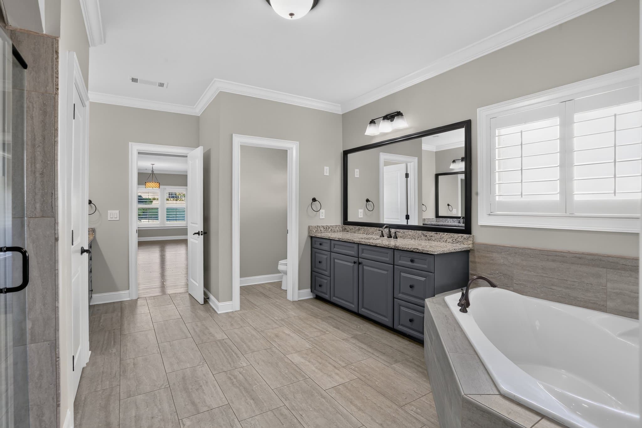 Suwanee House: 5820 Thoroughbred Way