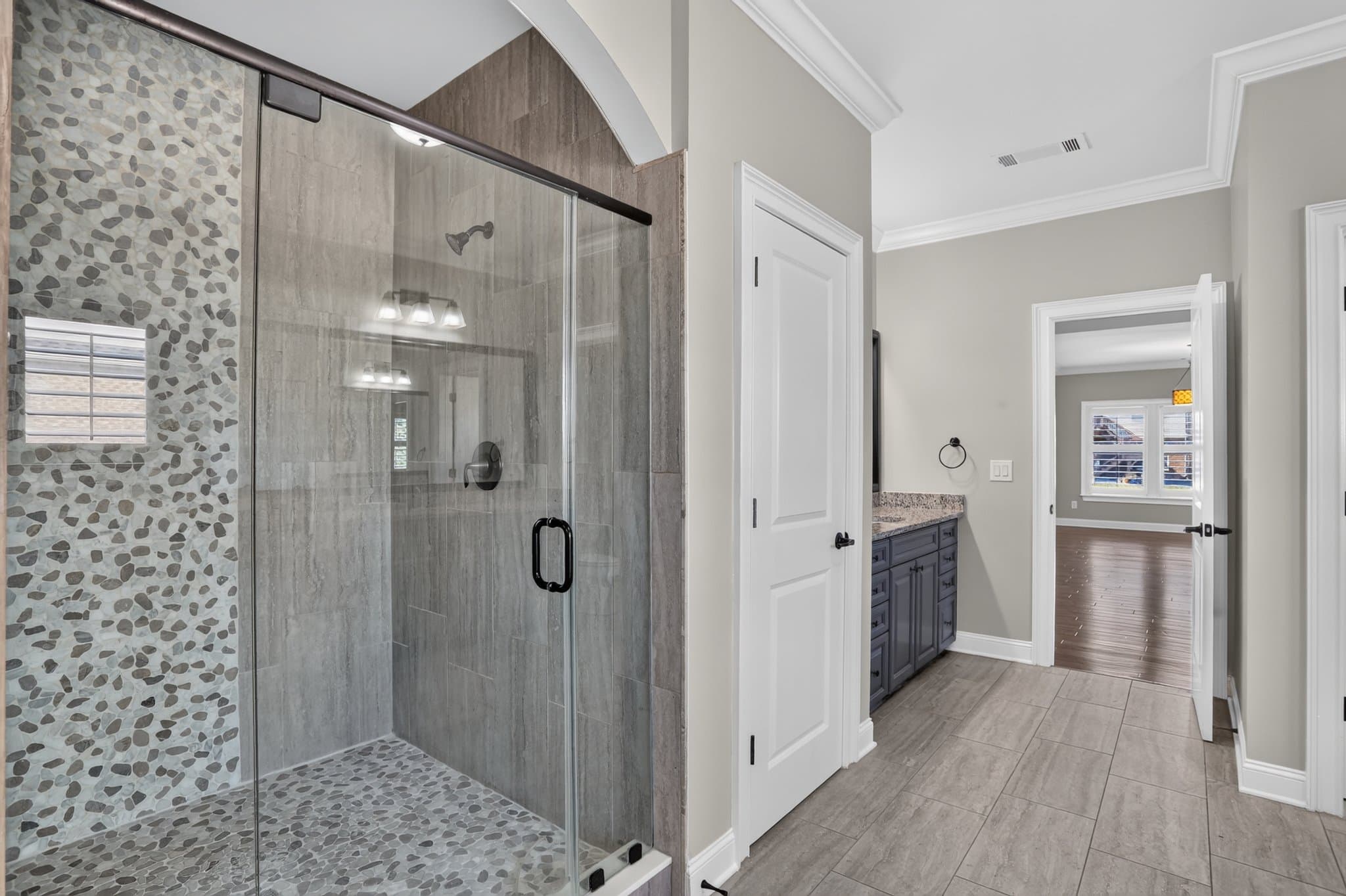 Suwanee House: 5820 Thoroughbred Way