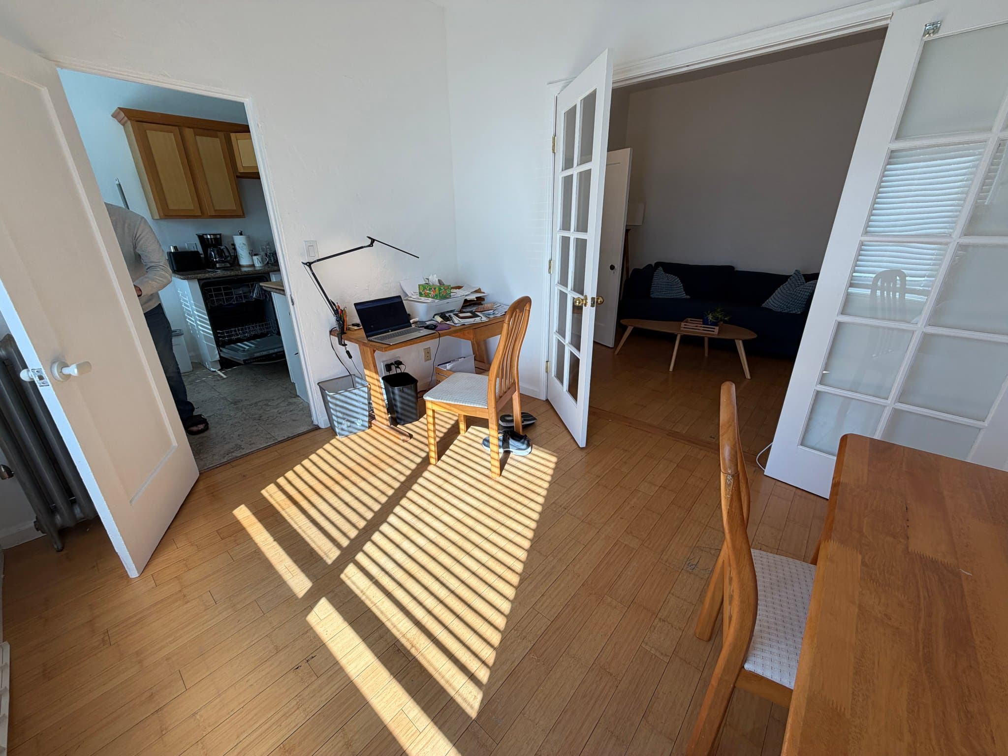 Berkeley Apartment: 1955 Chestnut St