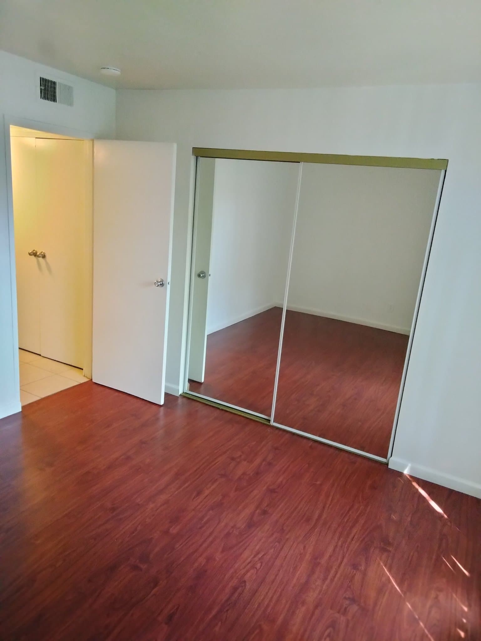 Stockton Apartment: 1025 N. Madison St. #29
