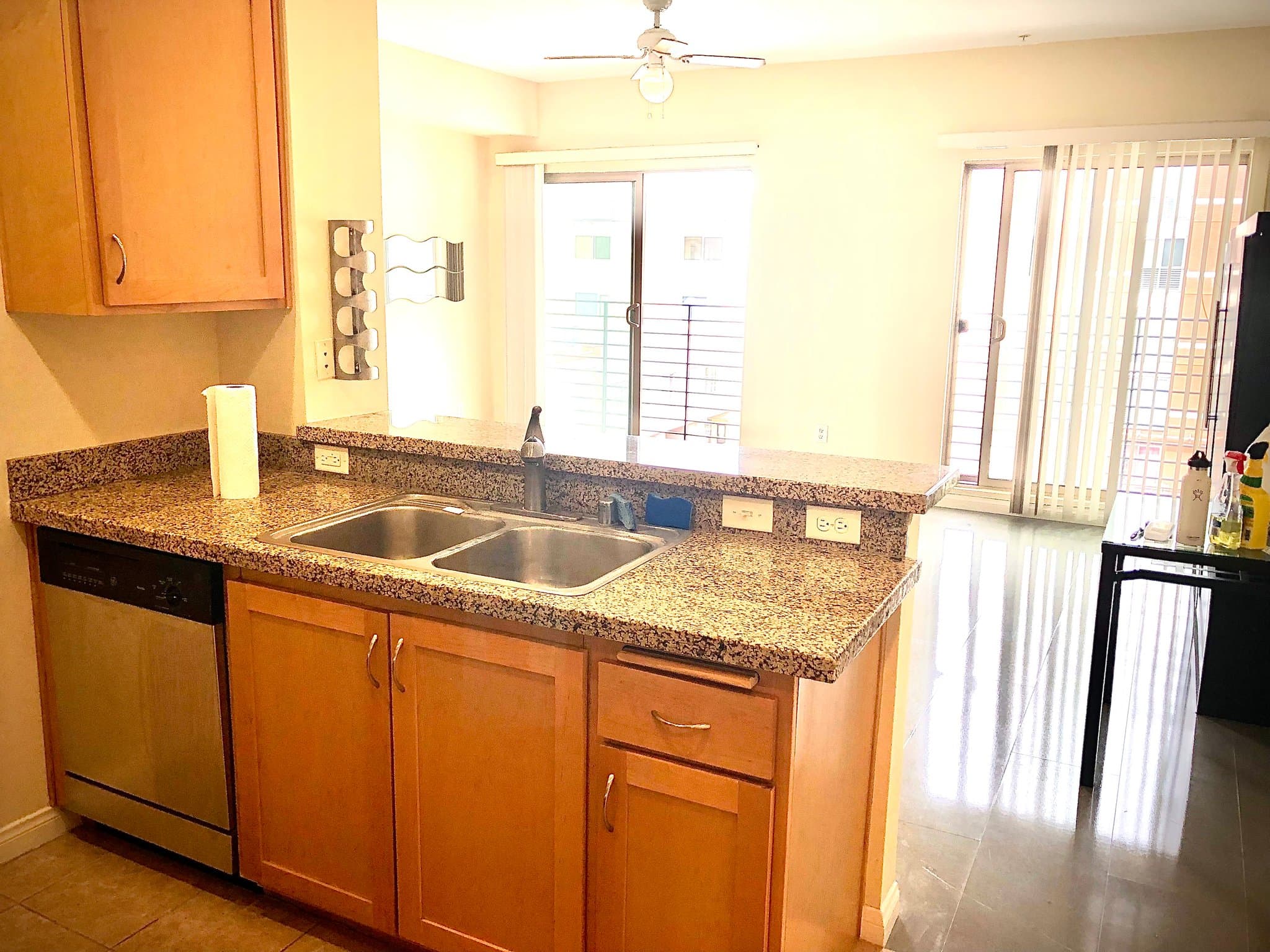 San Diego Condo: 450 J St