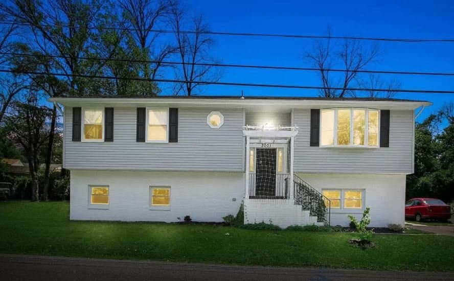 Halethorpe House: 2001 Jeanne Ave