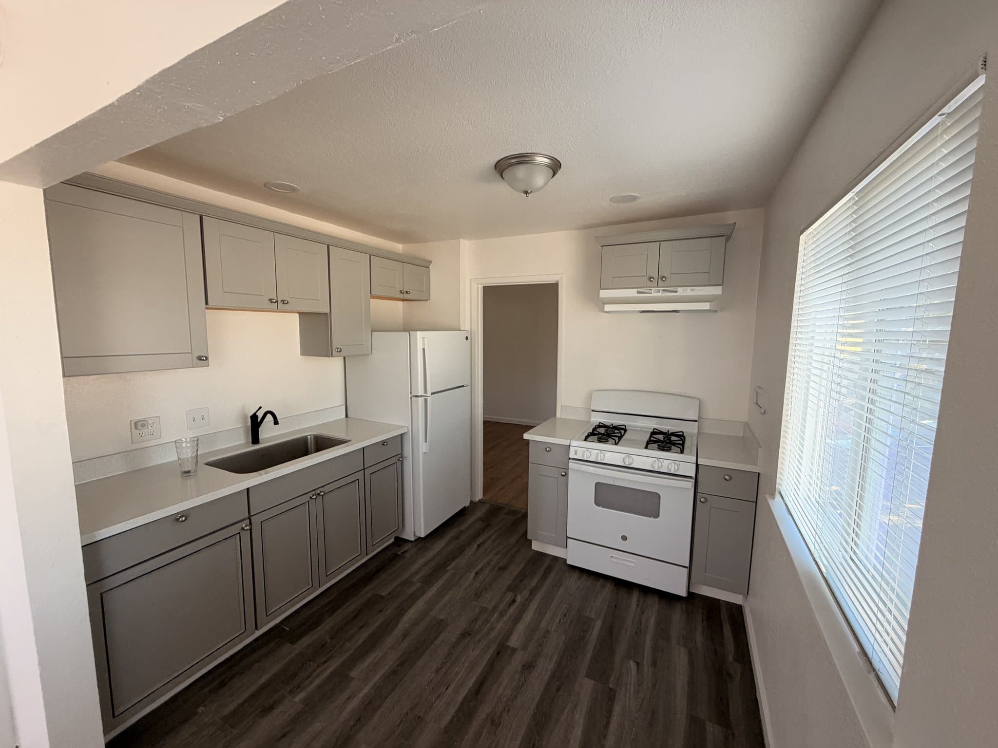 Fairfield Apartment: 812 Delaware St