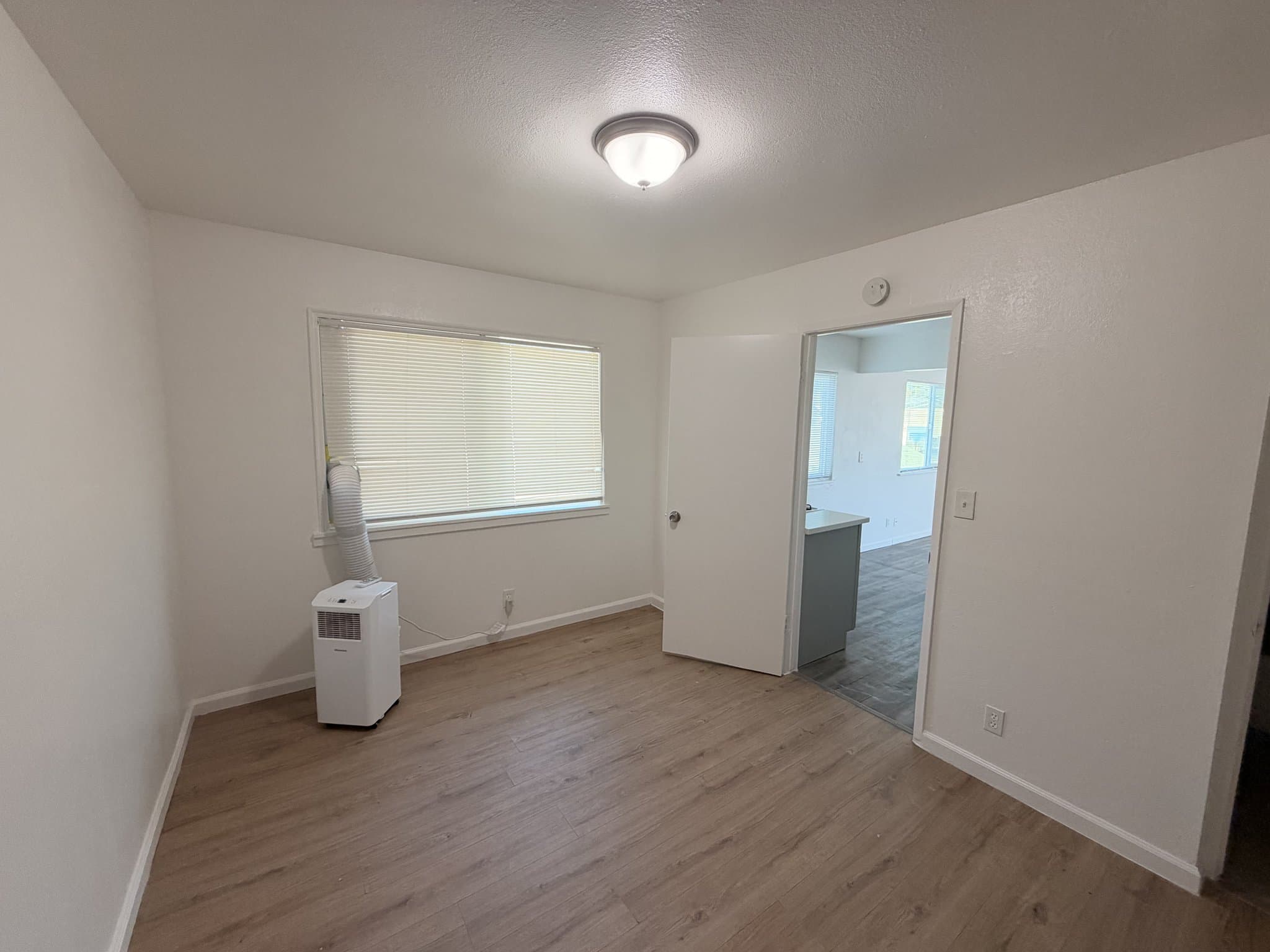Fairfield Apartment: 812 Delaware St