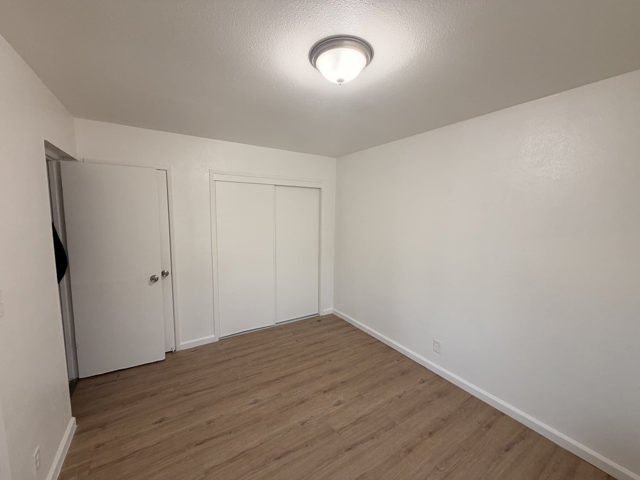 Fairfield Apartment: 812 Delaware St