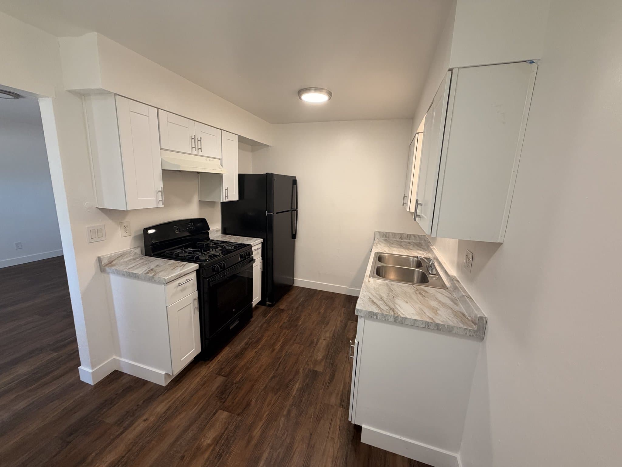 Fairfield Apartment: 812 Delaware St