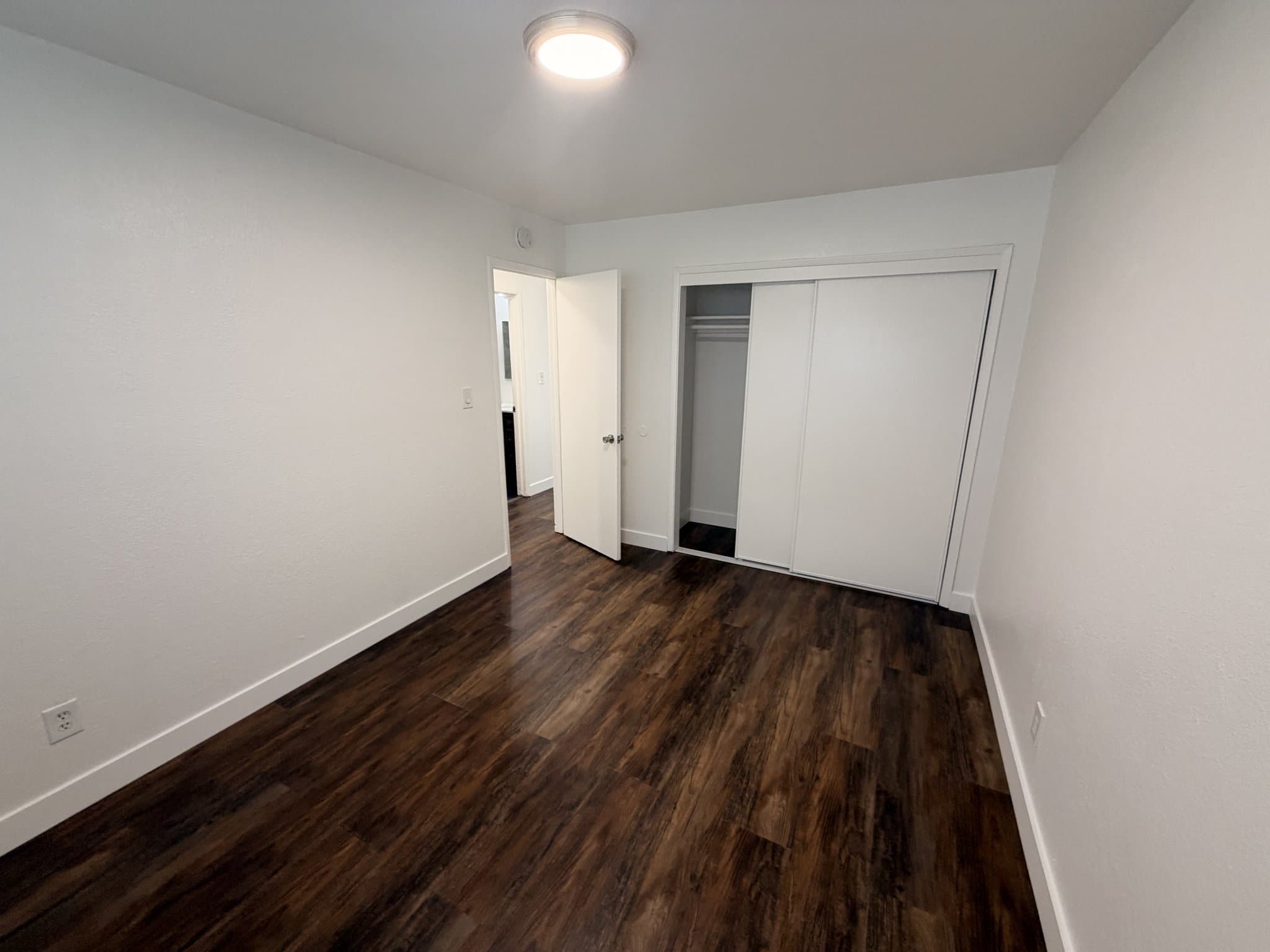 Fairfield Apartment: 812 Delaware St