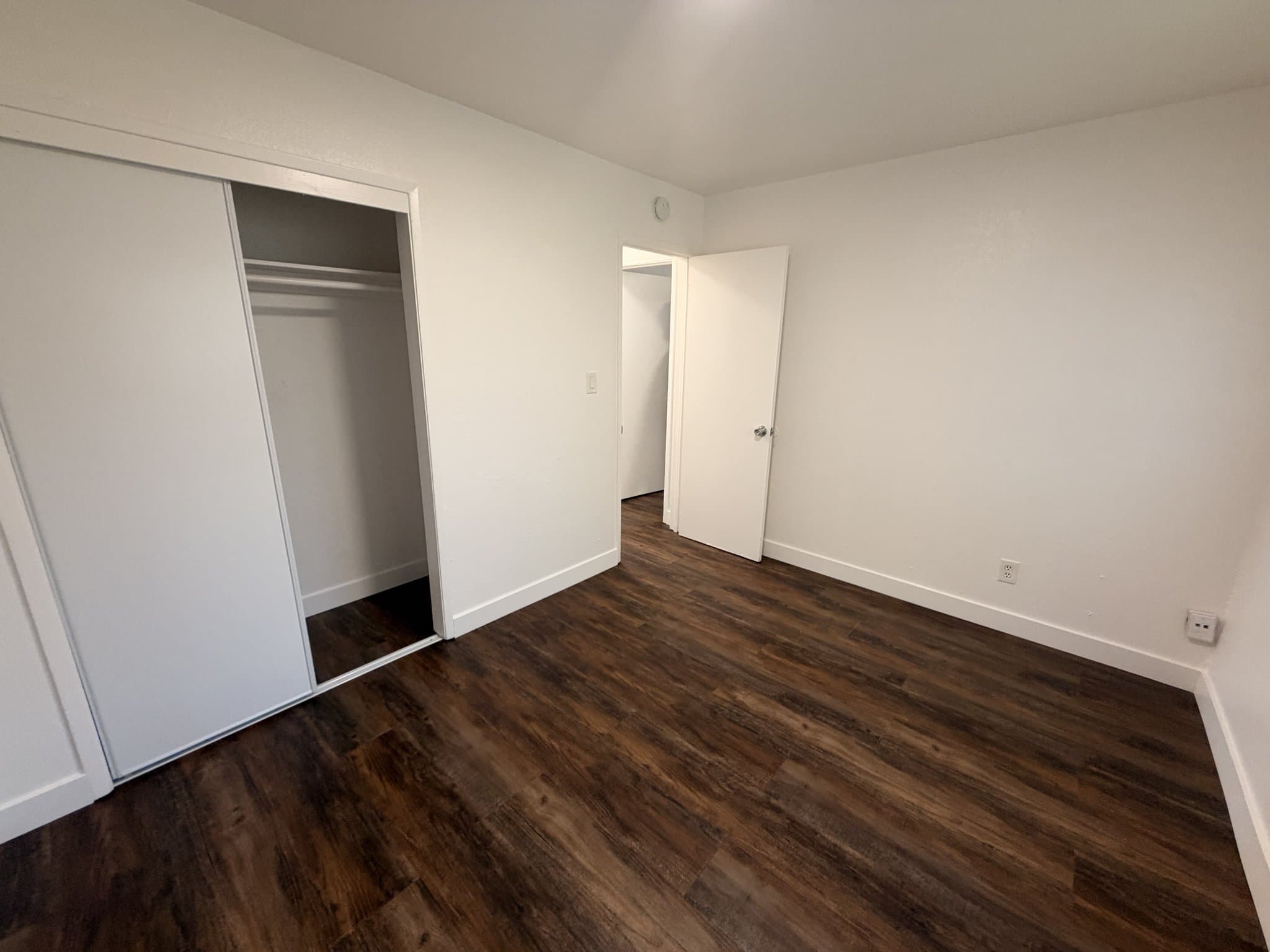 Fairfield Apartment: 812 Delaware St