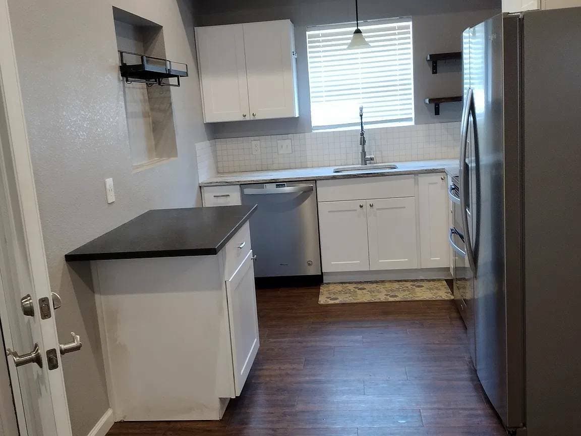 Fort Worth House: 130 Hillgard Dr