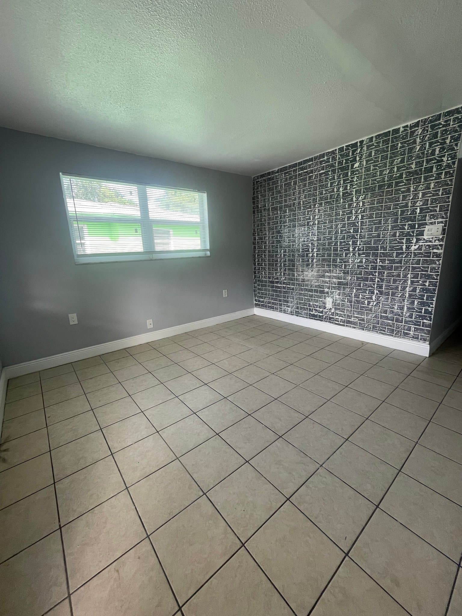 Clearwater Multiplex: 308 Avanda Ct