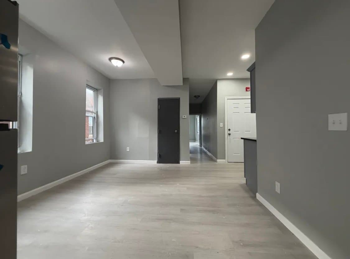 Hartford Apartment: 1597 Park St 1B