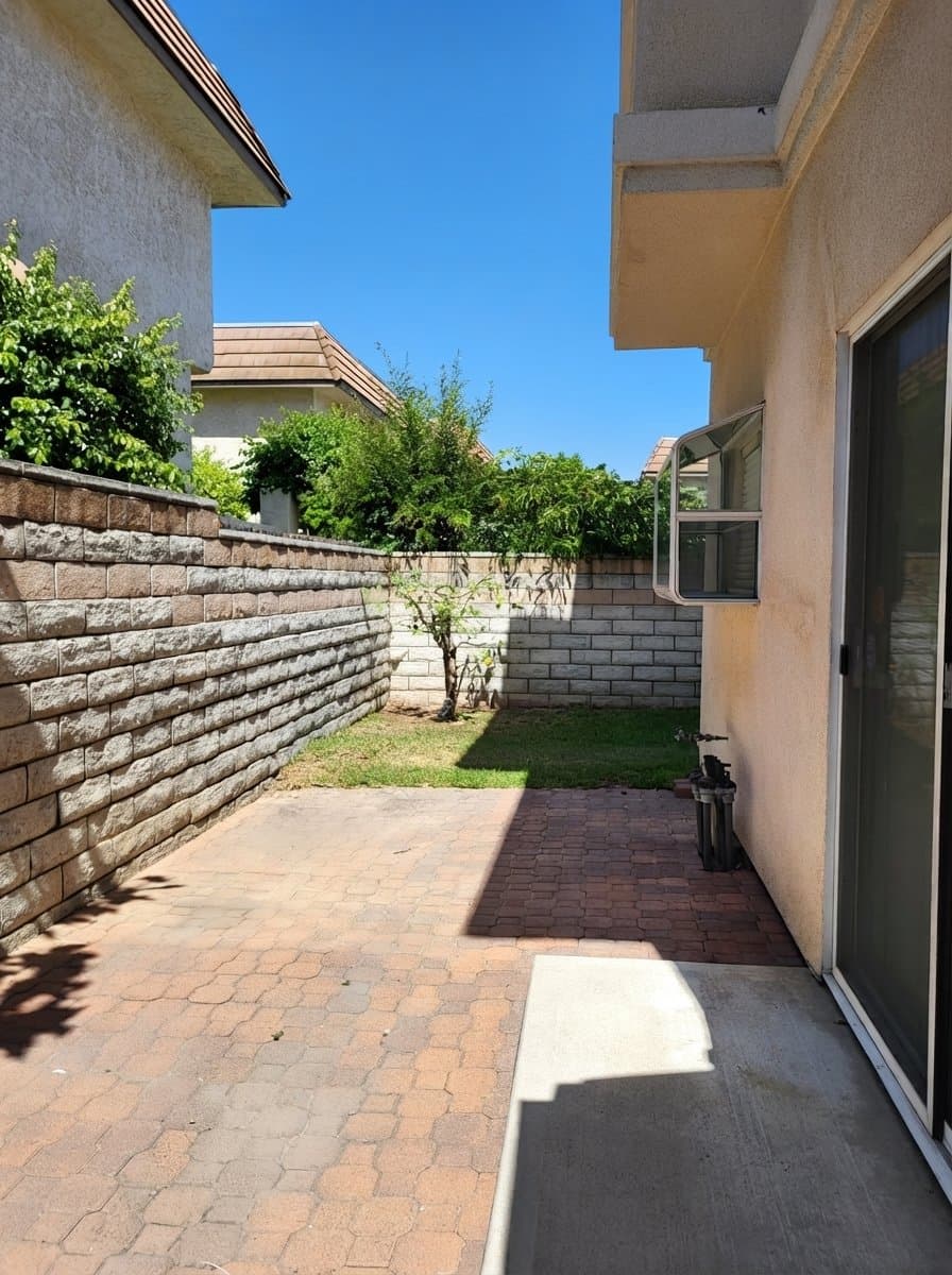 Arcadia Townhome: 822 S Golden West Ave Unit B
