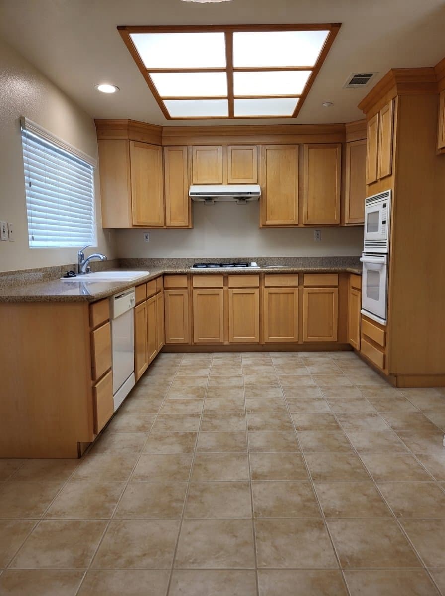 Arcadia Townhome: 822 S Golden West Ave Unit B