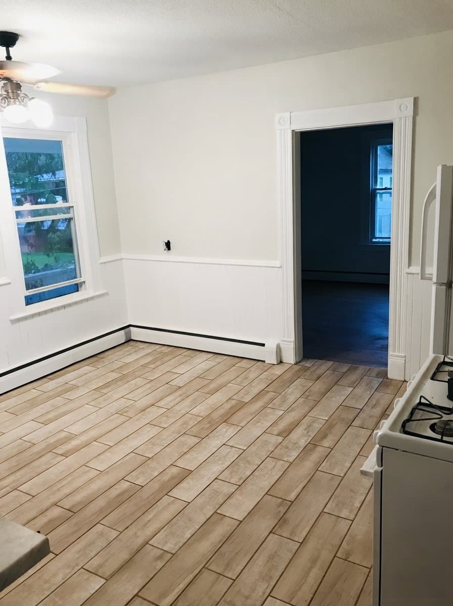 New Britain Apartment: 161 Jubilee St