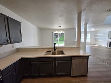 Milwaukie House: 14571 SE Cherry Hill Ln