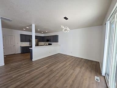 Milwaukie House: 14571 SE Cherry Hill Ln