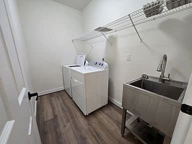 Milwaukie House: 14571 SE Cherry Hill Ln