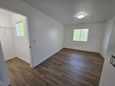 Milwaukie House: 14571 SE Cherry Hill Ln