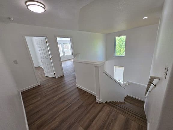 Milwaukie House: 14571 SE Cherry Hill Ln