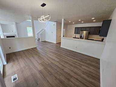 Milwaukie House: 14571 SE Cherry Hill Ln