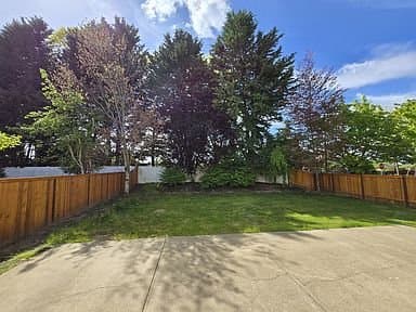 Milwaukie House: 14571 SE Cherry Hill Ln
