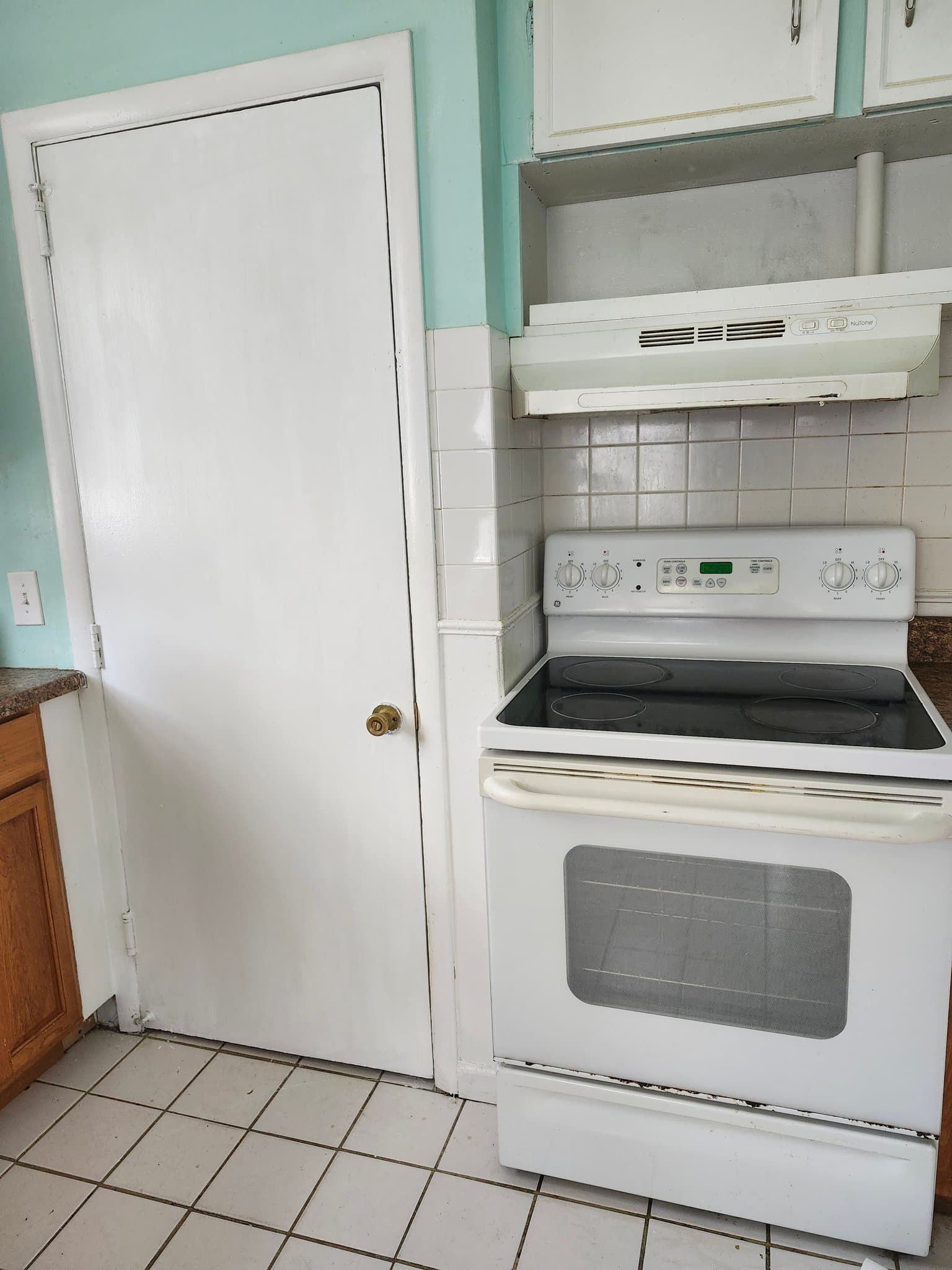 Eastpointe House: 22010 Lambrecht Ave