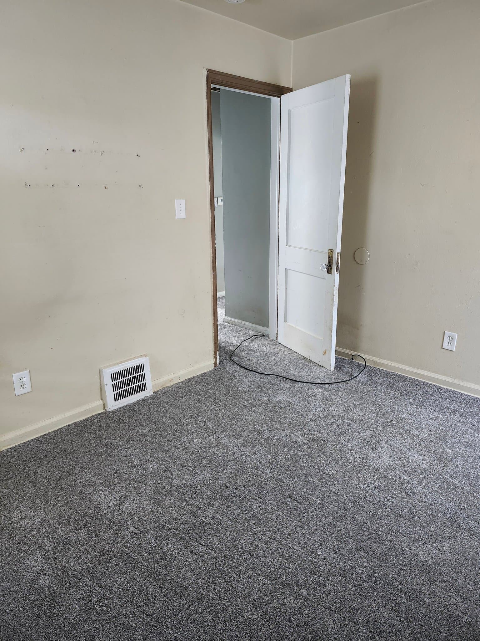 Eastpointe House: 22010 Lambrecht Ave