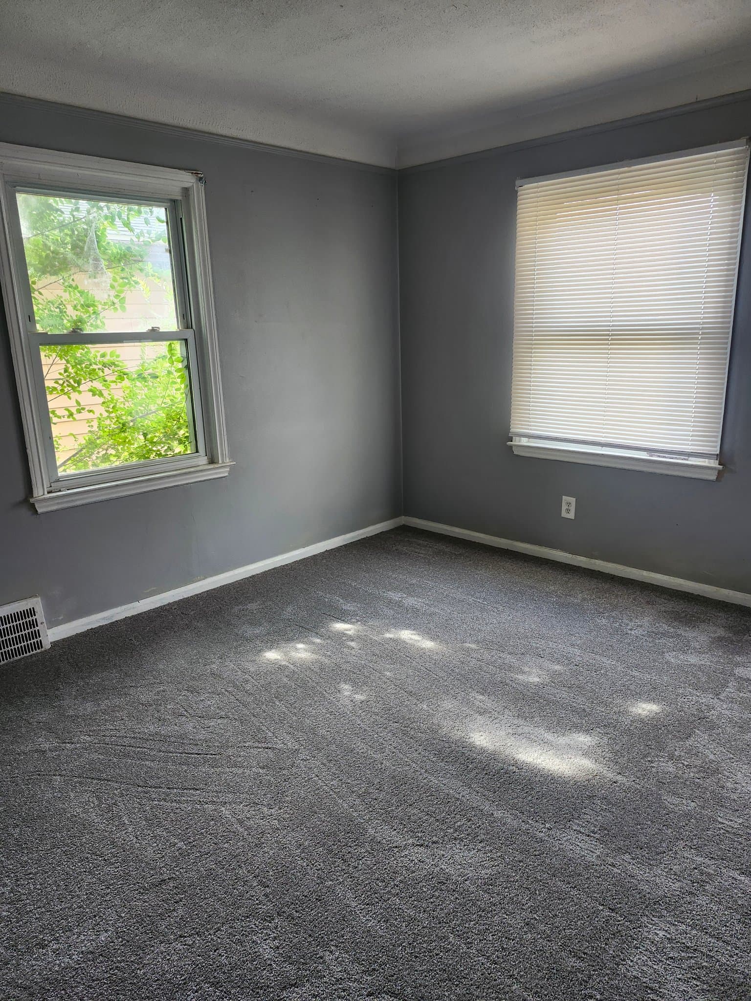 Eastpointe House: 22010 Lambrecht Ave