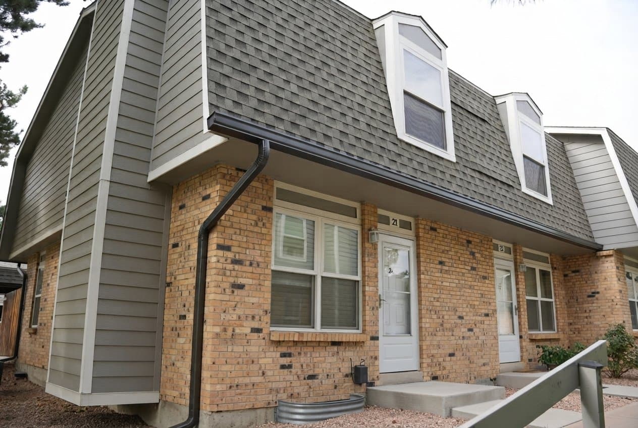 Lakewood Townhome: 1531 S Owens St