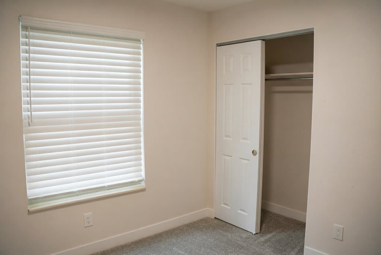 Lakewood Townhome: 1531 S Owens St