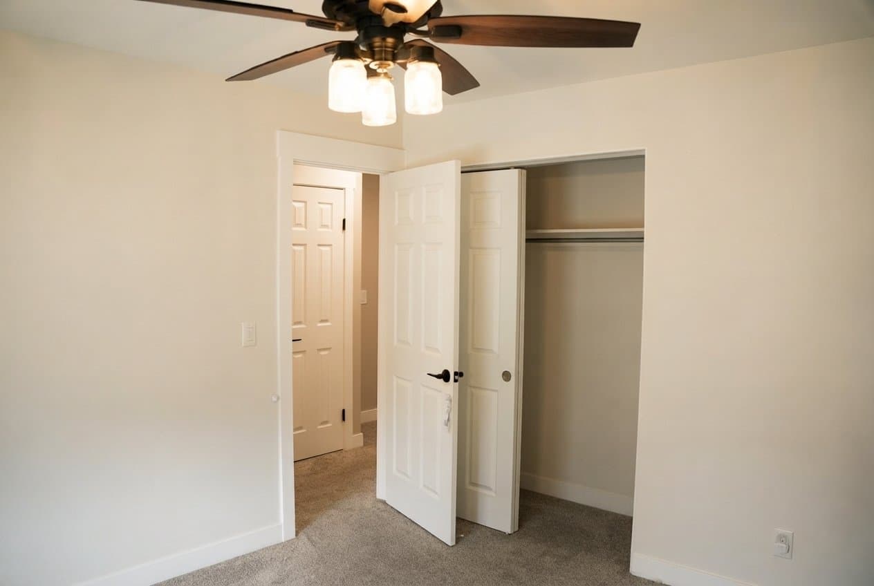 Lakewood Townhome: 1531 S Owens St