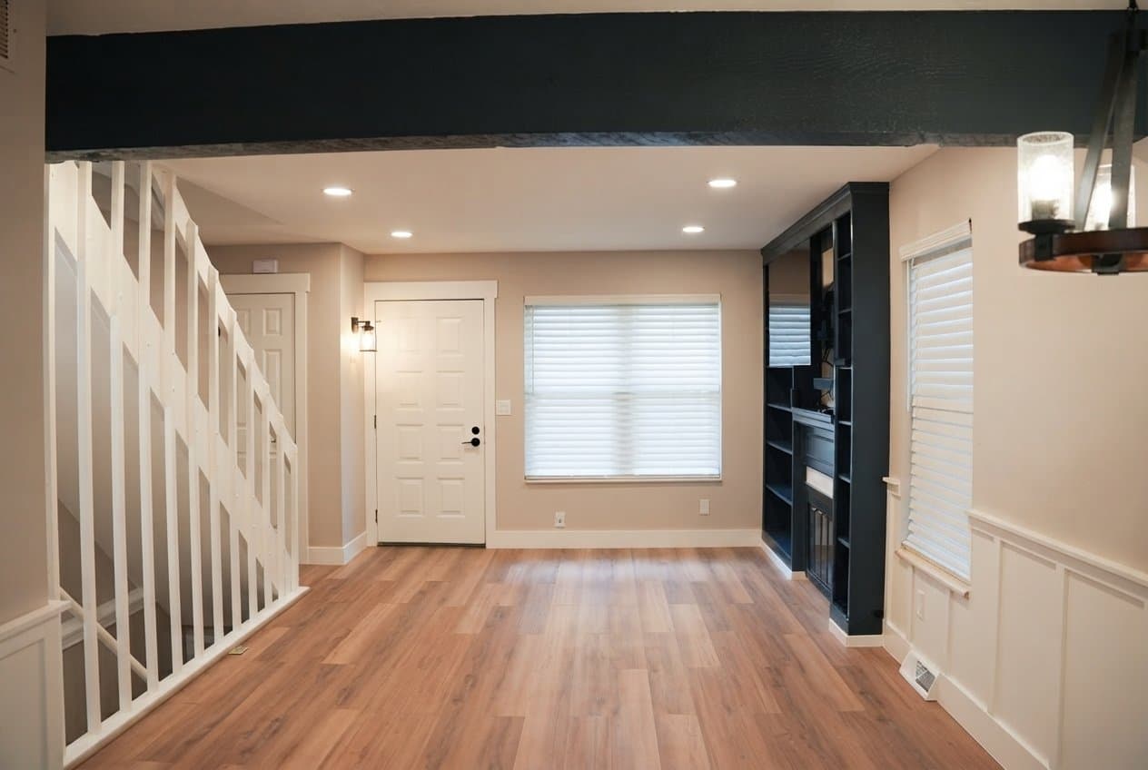 Lakewood Townhome: 1531 S Owens St
