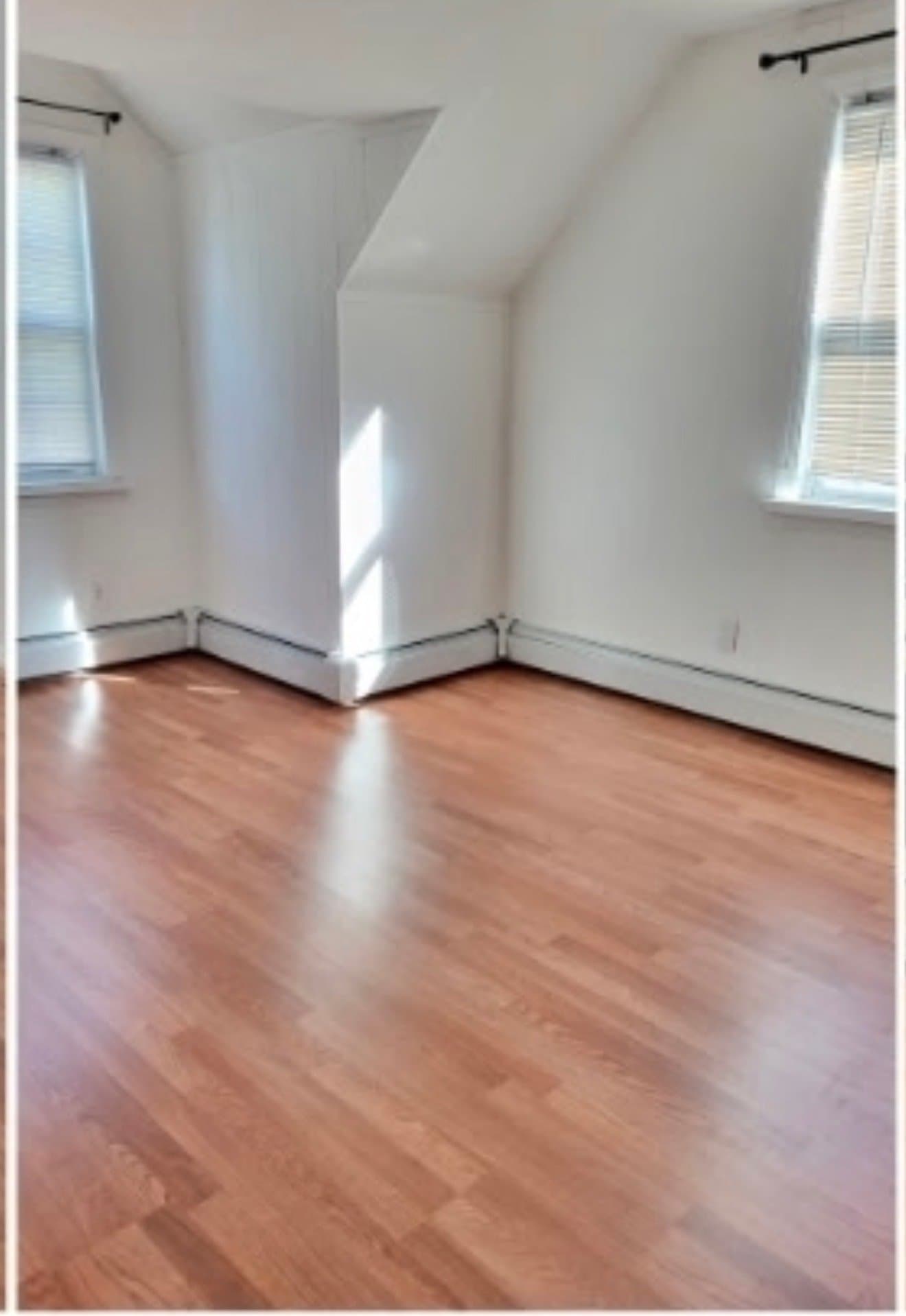 Flushing Townhome: 189th street and 43rd avenue