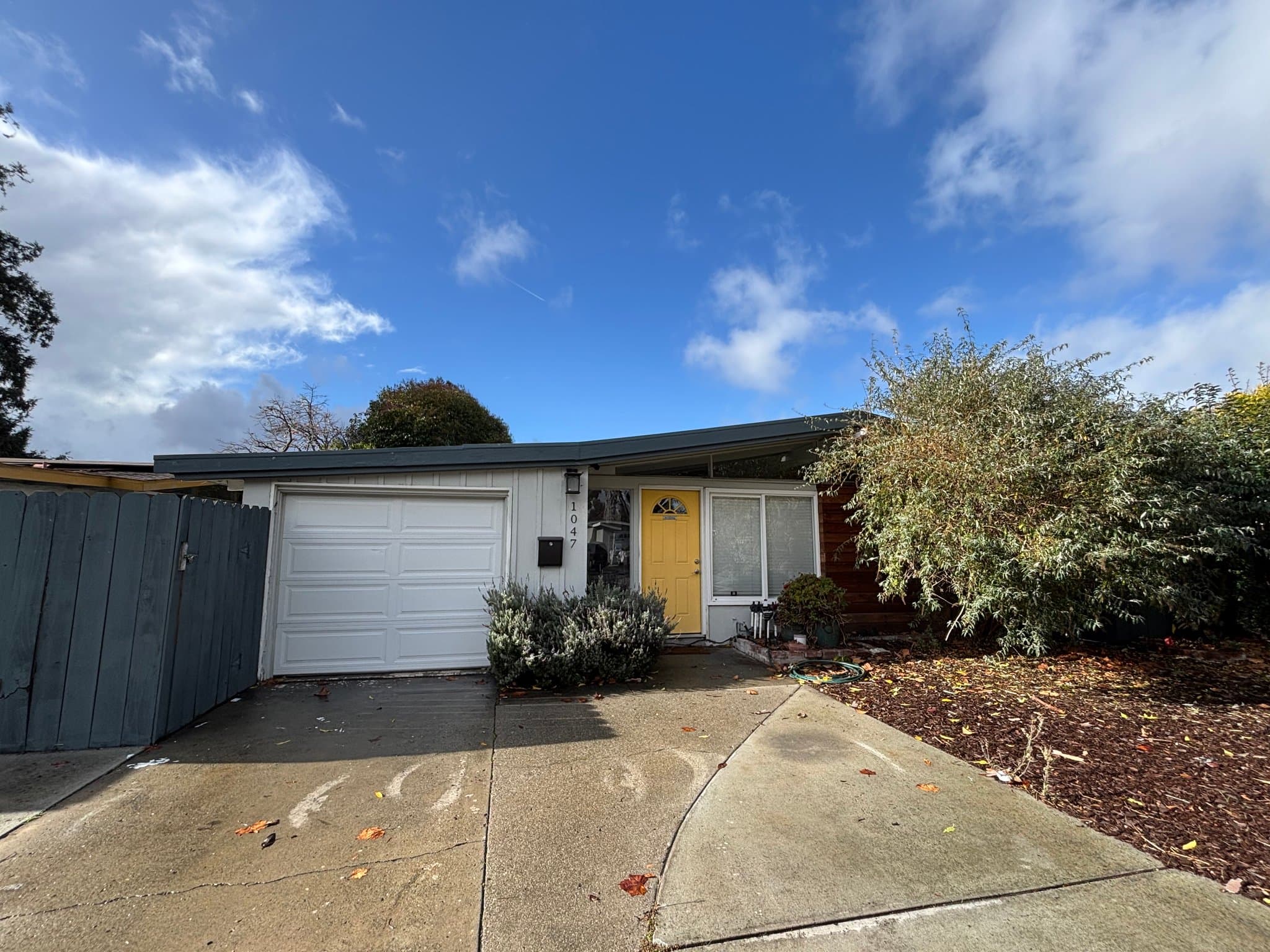 Sunnyvale House: 1047 Blazingwood Dr