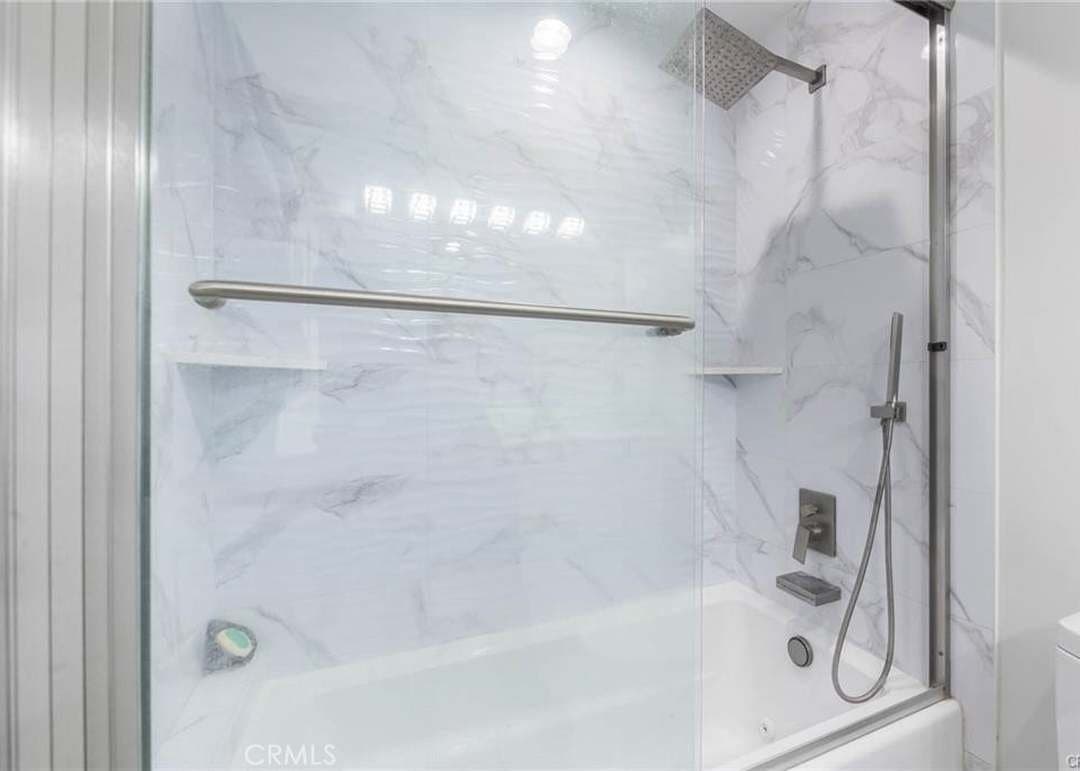 Burbank Condo: 635 E Elmwood Ave