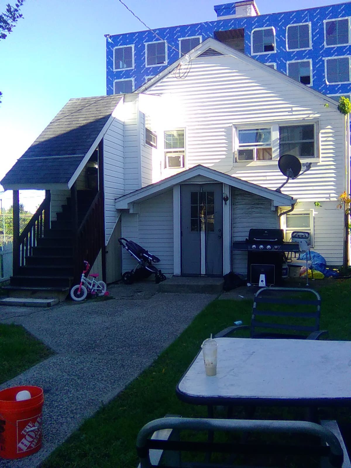 carteret Apartment: 174 emerson street