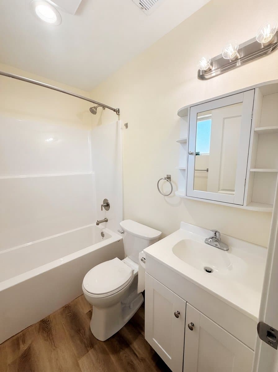 Yakima House: 414 N 7th St