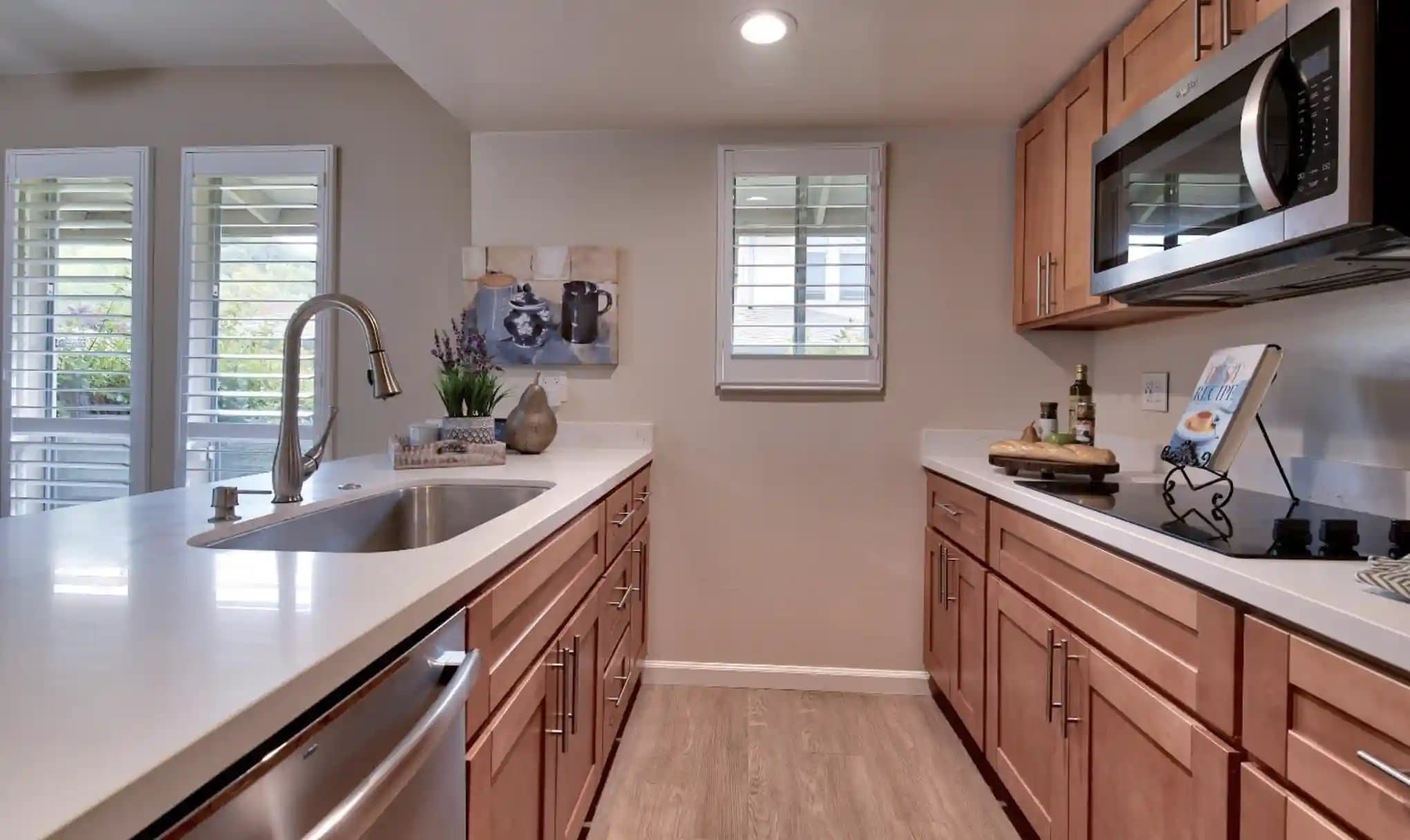 San Rafael Condo: 101 Roundtree Blvd