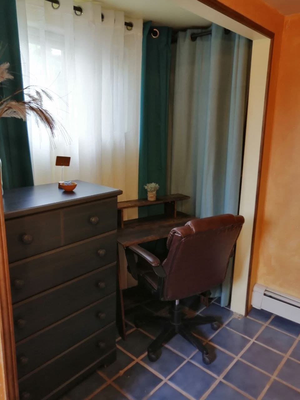 Santa Fe House: 1803 1/2 Agua Fria St