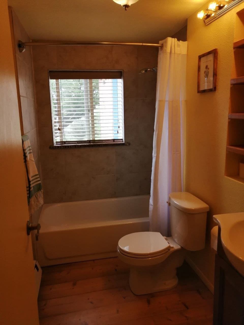 Santa Fe House: 1803 1/2 Agua Fria St